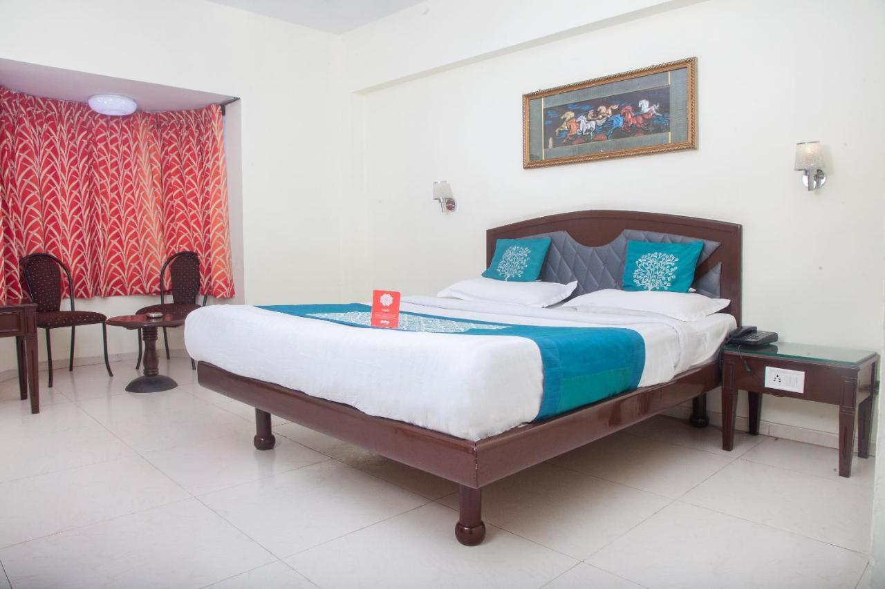 Oyo 12357 Hotel Nilgiris Inn Ooty Dış mekan fotoğraf