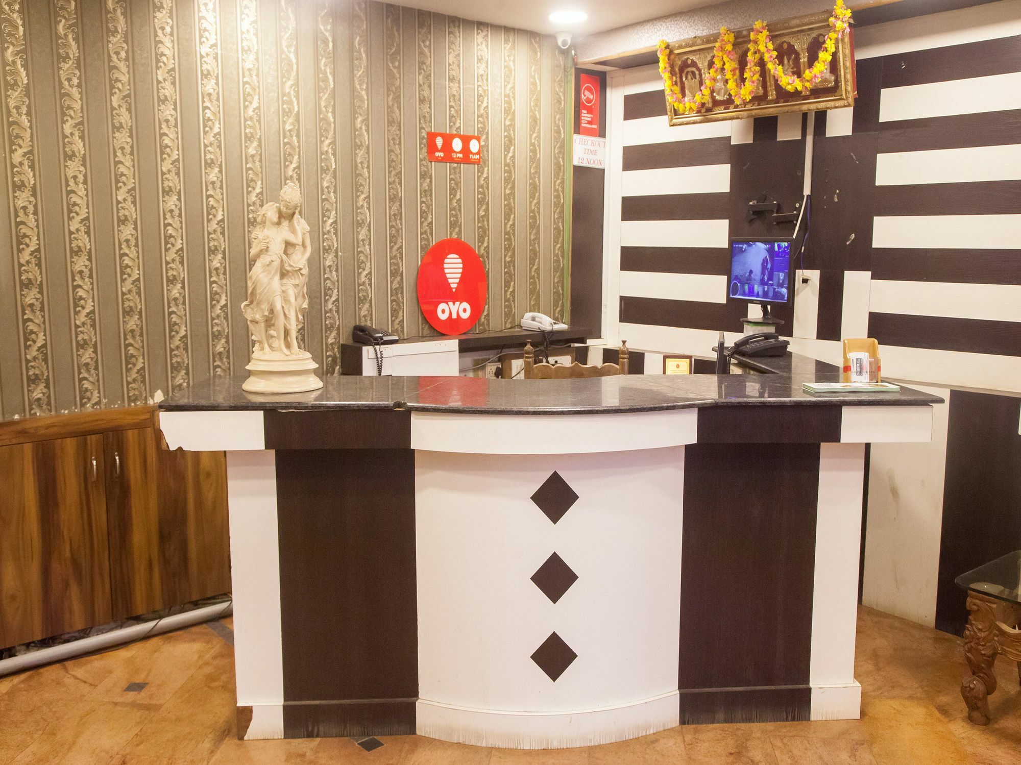Oyo 12357 Hotel Nilgiris Inn Ooty Dış mekan fotoğraf
